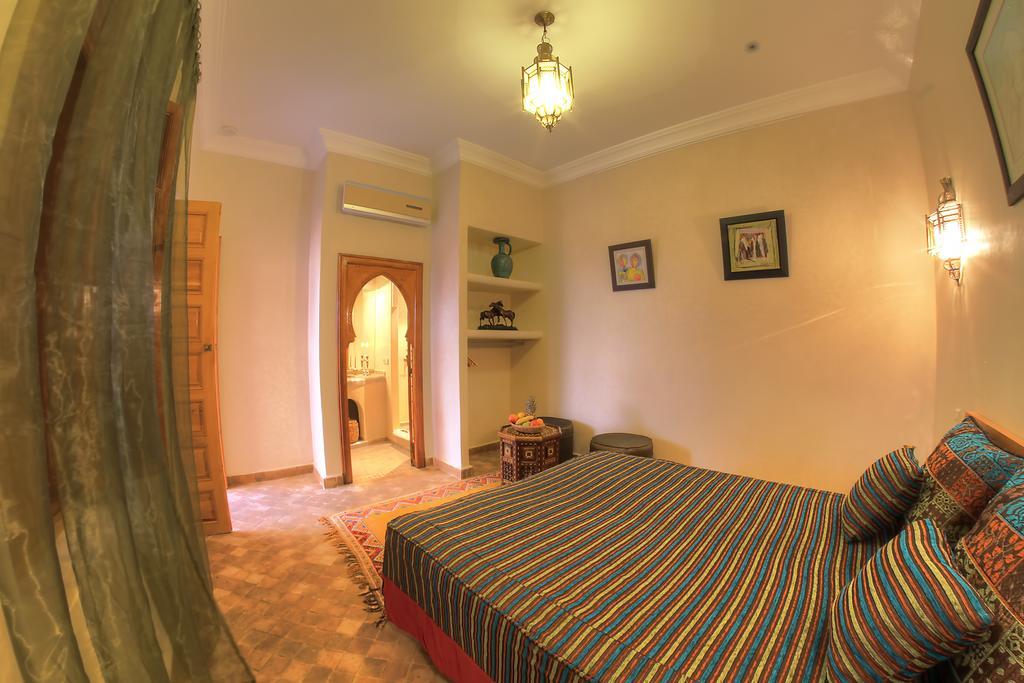 Dar Tasnime Hotel Marrakesh Room photo